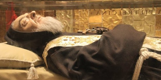 Cuerpo incorrupto del Padre Pío será expuesto en año de la Misericordia