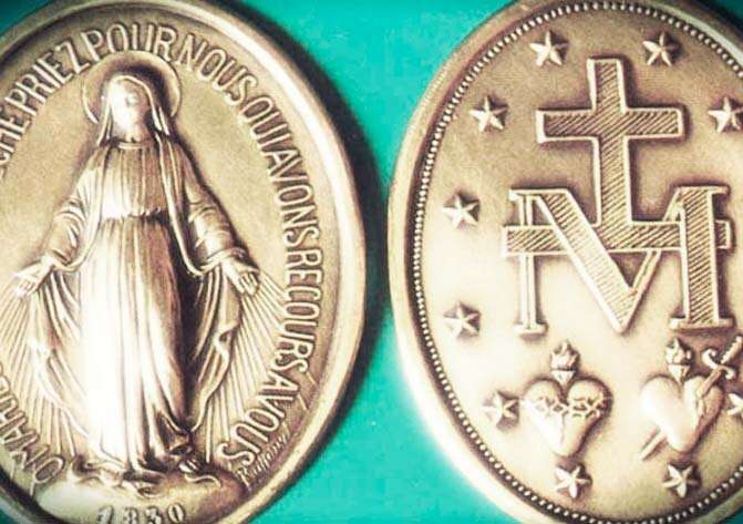María de la Medalla Milagrosa  Virgen maría, Medallas, Santísima