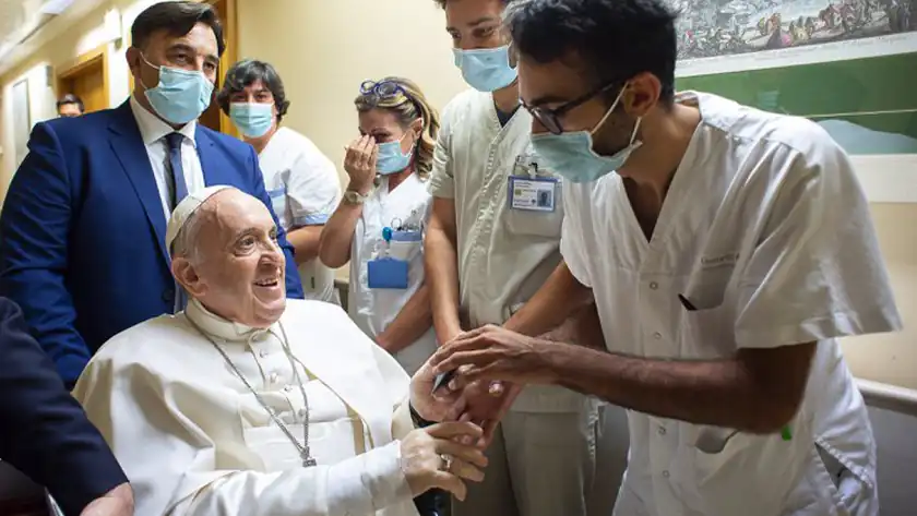 Papa Francisco Condicion Clinica compleja Neumonia doble hospitalizadowebp